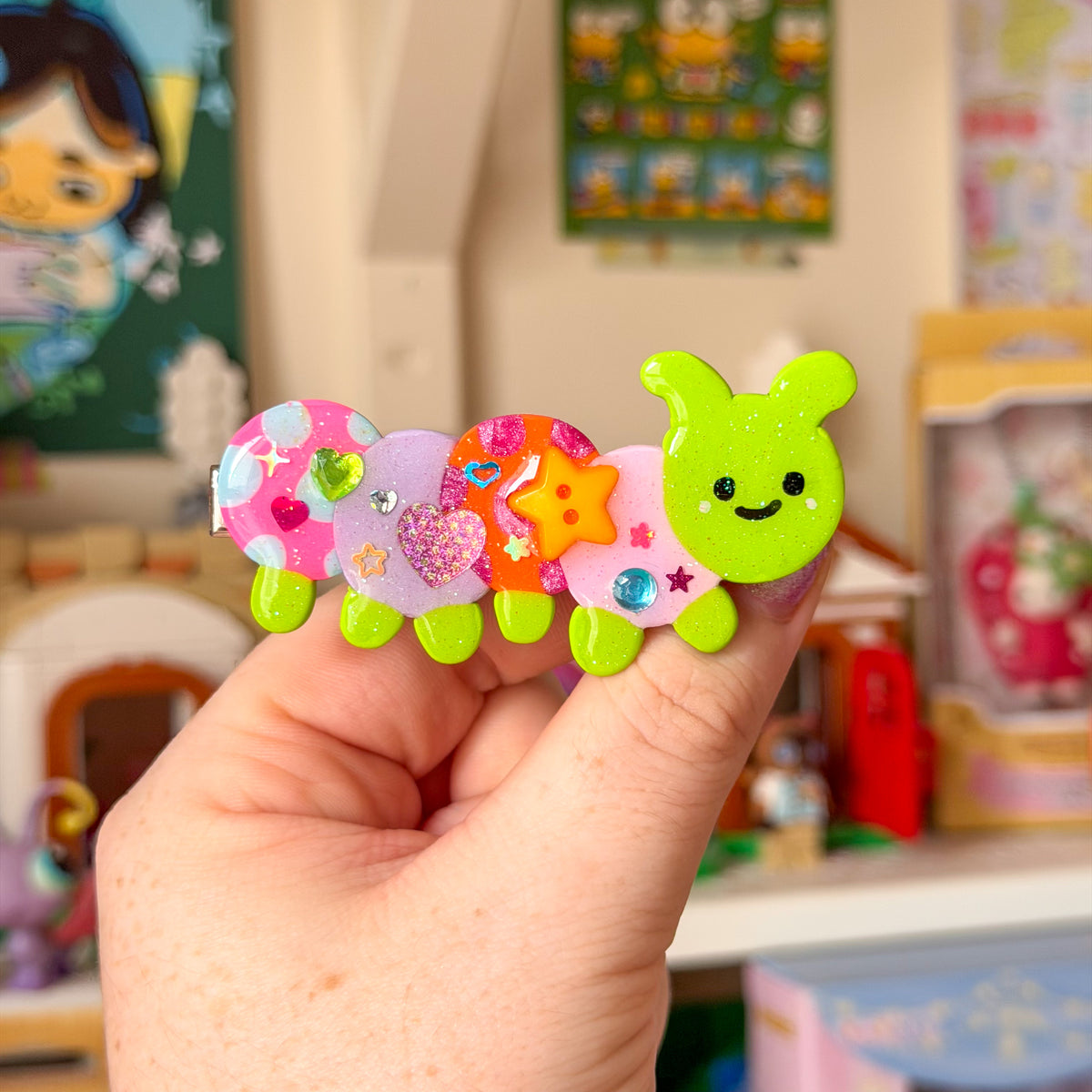 Caterpillar Clips